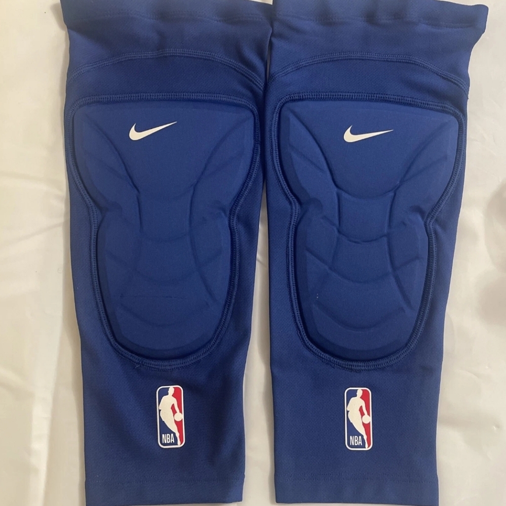 Nike Hyperstrong Padded Knee Sleeves- dark blue